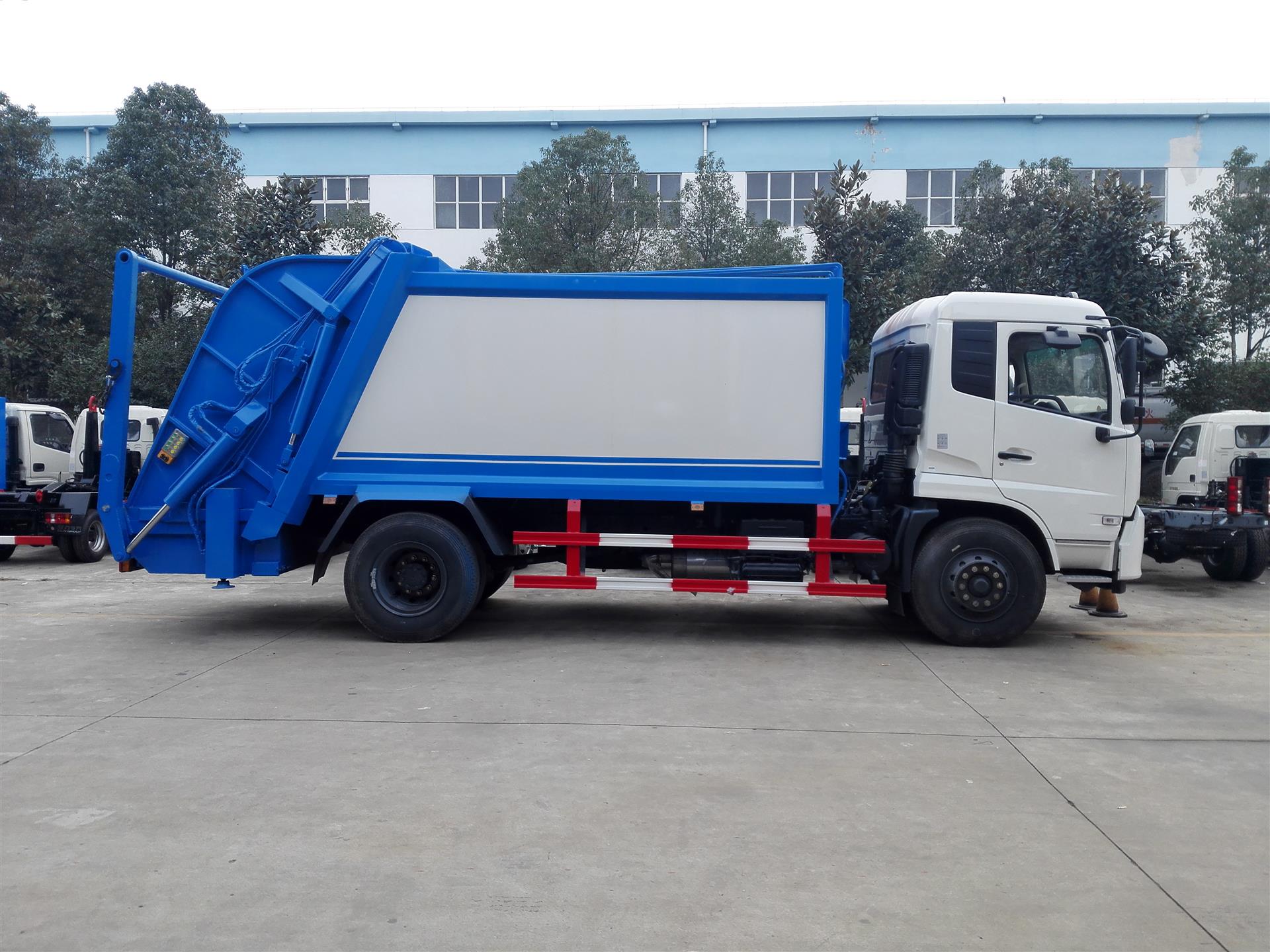 首页 程力专用汽车股份有限公司 产品展厅 >垃圾车 垃圾运输车厂家