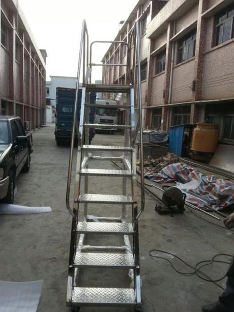 定制 注塑機(jī)加料梯 佛山登高車