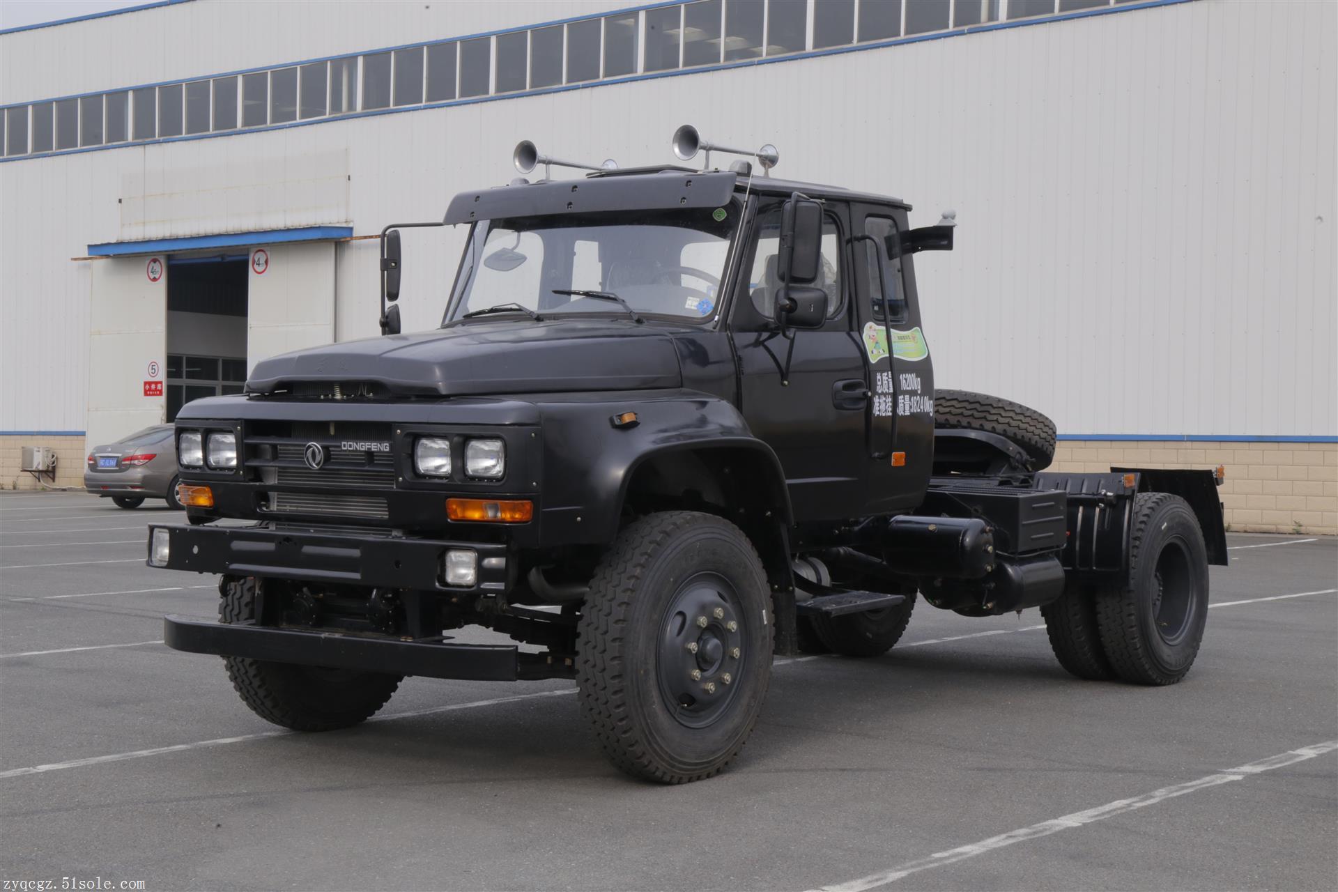 尖头东风220马力牵引车全国总代理厂家直销