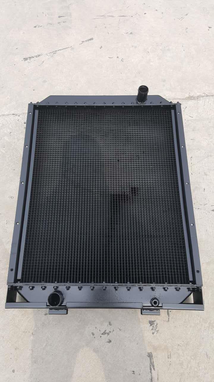 春雨玉米收割机大孔低温水箱